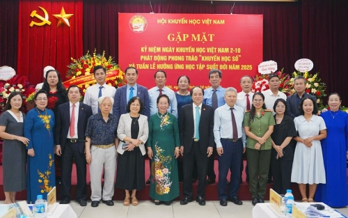 Khuyến học số cần bắt đầu từ cơ sở, từ cách làm gương 
của khuyến học địa phương