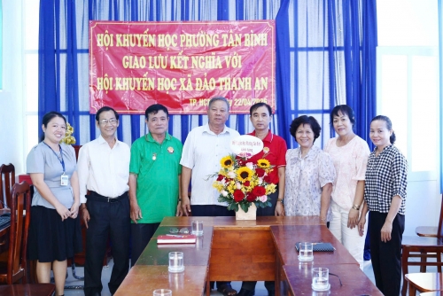 Hội Khuyến học phường Tân Bình giao lưu, trao đổi kinh nghiệm công tác khuyến học, khuyến tài tại xã đảoThạnh An