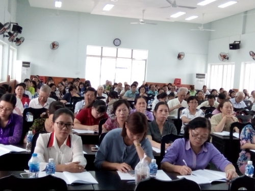 HỘI KHUYẾN HỌC HUYỆN HÓC MÔN

HỘI NGHỊ TẬP HUẤN CÔNG TÁC THI ĐUA, KHEN THƯỞNG 
VÀ BỘ TIÊU CHÍ ĐÁNH GIÁ CÁC MÔ HÌNH HỌC TẬP NĂM 2018