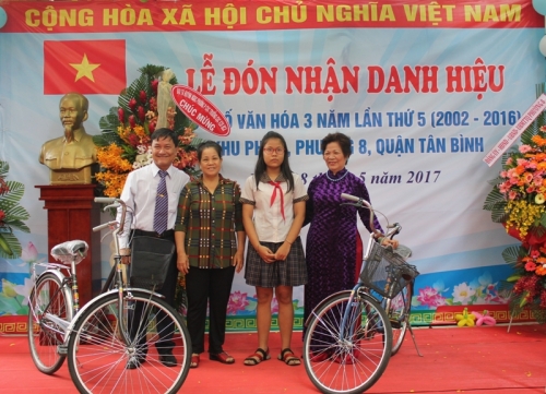 Không ngừng chăm lo cho học sinh nghèo hiếu học