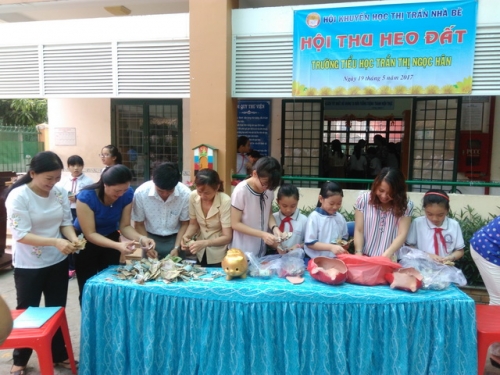 HỘI KHUYẾN HỌC THỊ TRẤN NHÀ BÈ

CHI HỘI KHUYẾN HỌC TRƯỜNG TIỂU HỌC TRẤN THỊ NGỌC HÂN
 
 
Hội thu “Heo đất - Khuyến học” Năm 2017