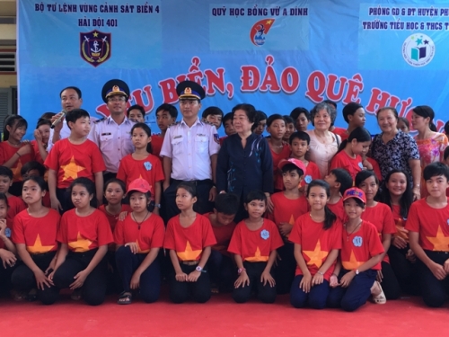TỔ QUỐC NƠI ĐẢO XA

KỶ NIỆM 3 NĂM THÀNH LẬP CÂU LẠC BỘ
“VÌ HOÀNG SA - TRƯỜNG SA THÂN YÊU”