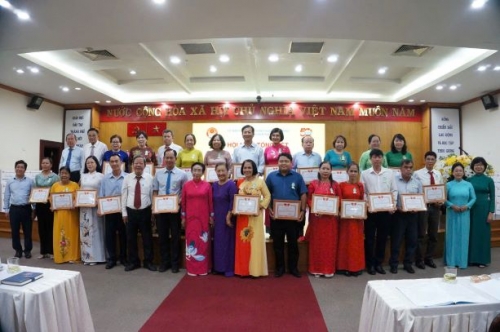 Hội Khuyến học Thành phố Hồ Chí Minh tổ chức Hội nghị tổng kết phong trào thi đua sáng tạo đặc biệt 
“Mỗi Chi hội khuyến học – Một gương điển hình 
người lớn vượt khó học tập, học tập suốt đời”.