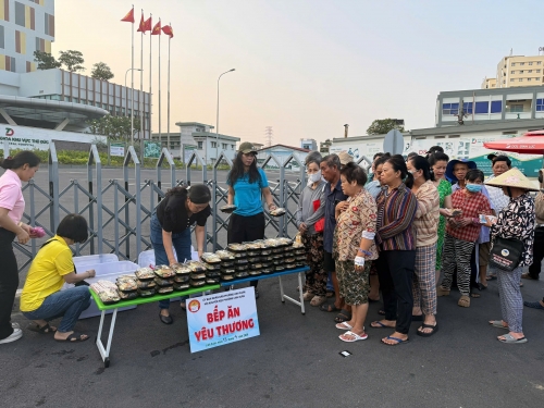 Hội Khuyến học phường Linh Xuân tổ chức " Bếp ăn yêu thương"